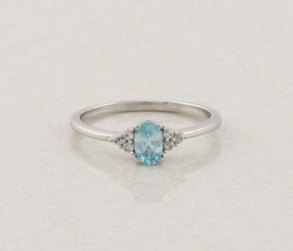 Sterling Silver Natural Blue Topaz & White Zircon Ring Size 8